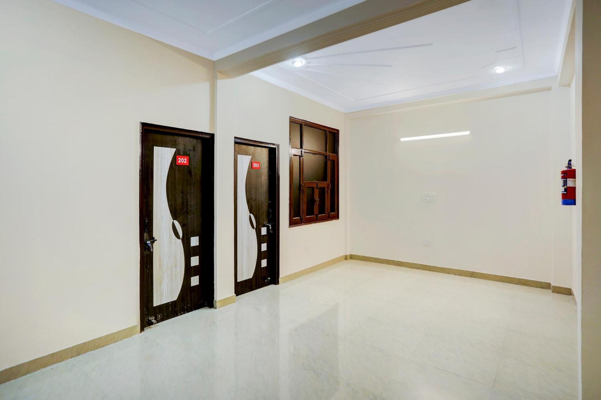 Hotel O Pari Hotel Ghaziabad Exterior foto
